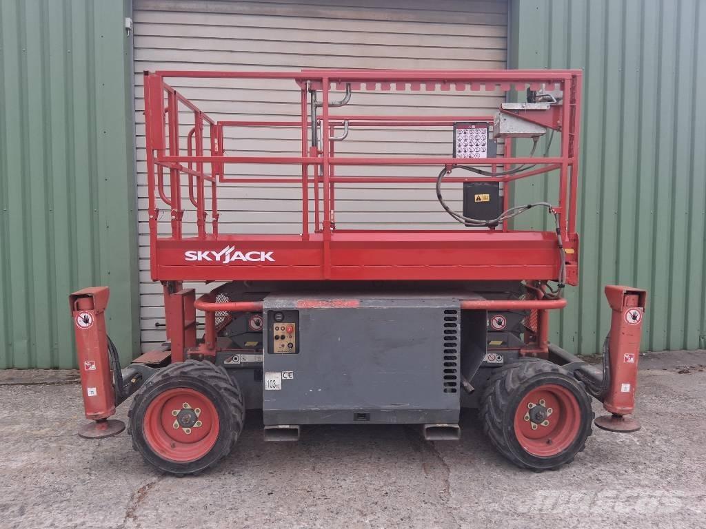 SkyJack SJ 6826 RT Platforme foarfeca