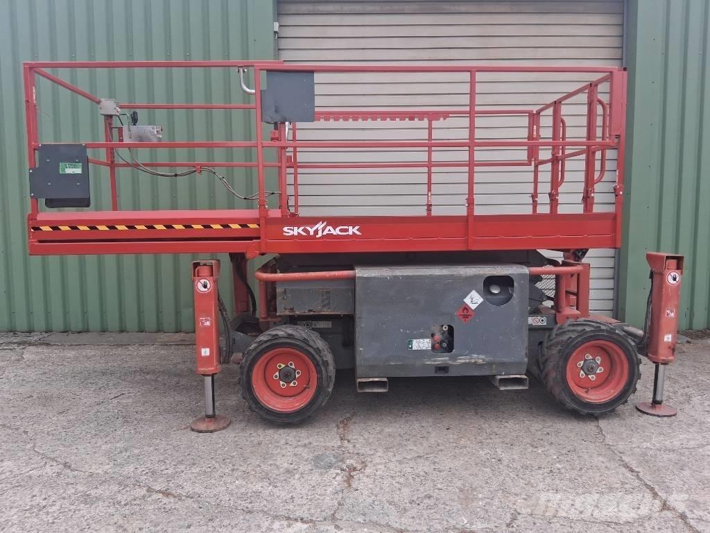 SkyJack SJ 6826 RT Platforme foarfeca