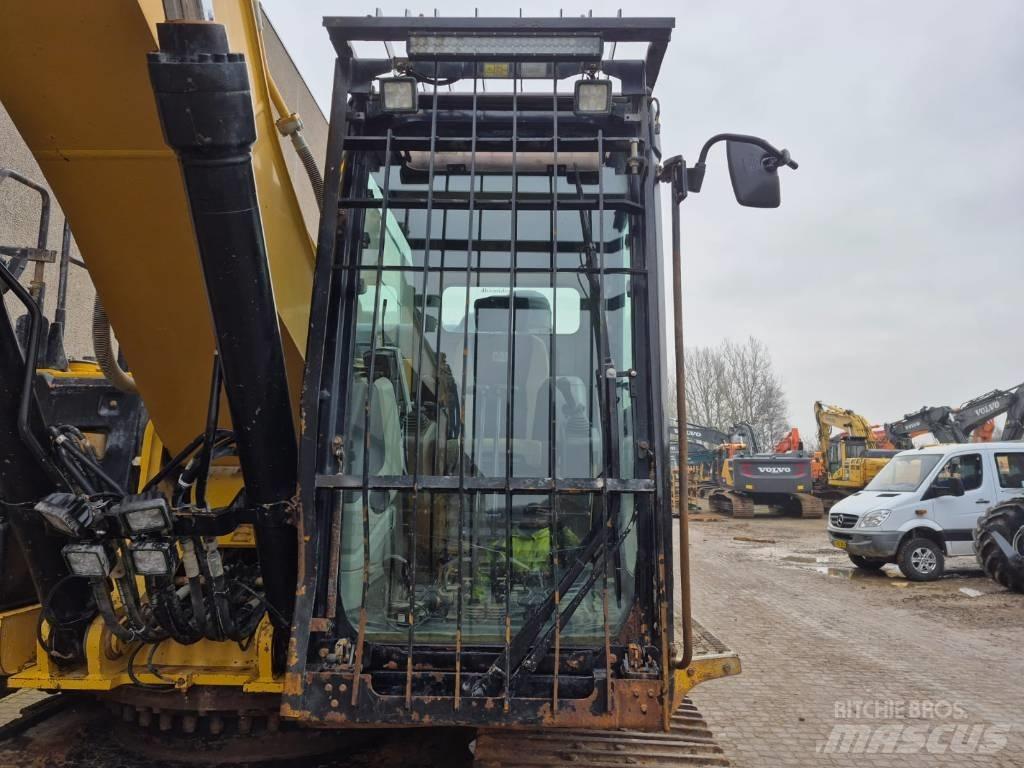 CAT 329E Excavatoare pe șenile
