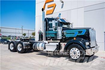 Kenworth W 900 Autotractoare