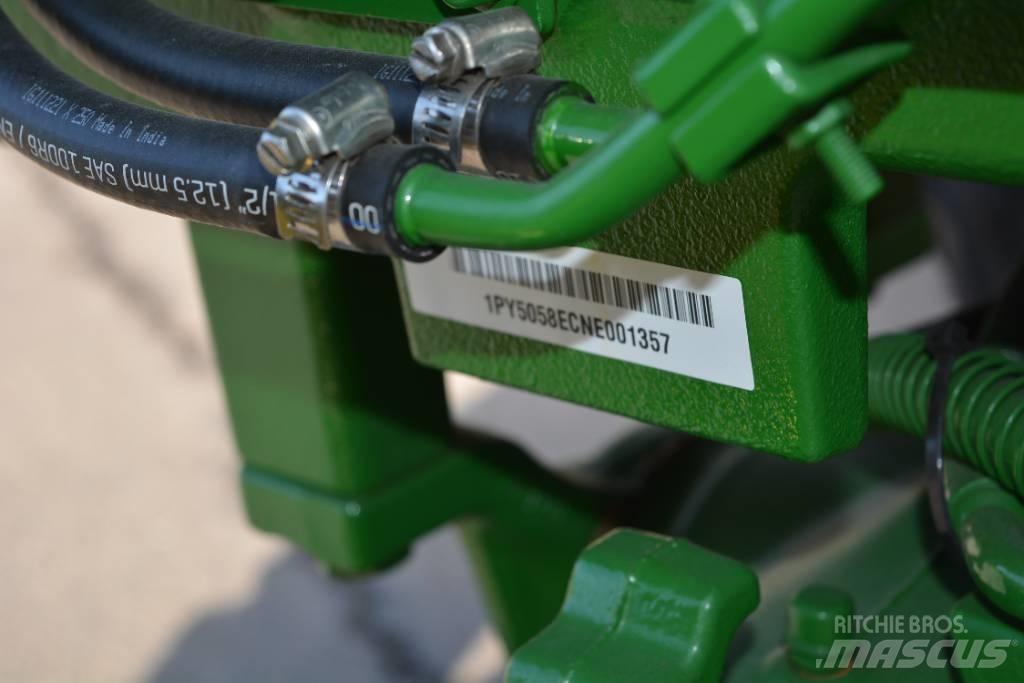 John Deere 5058E Tractoare