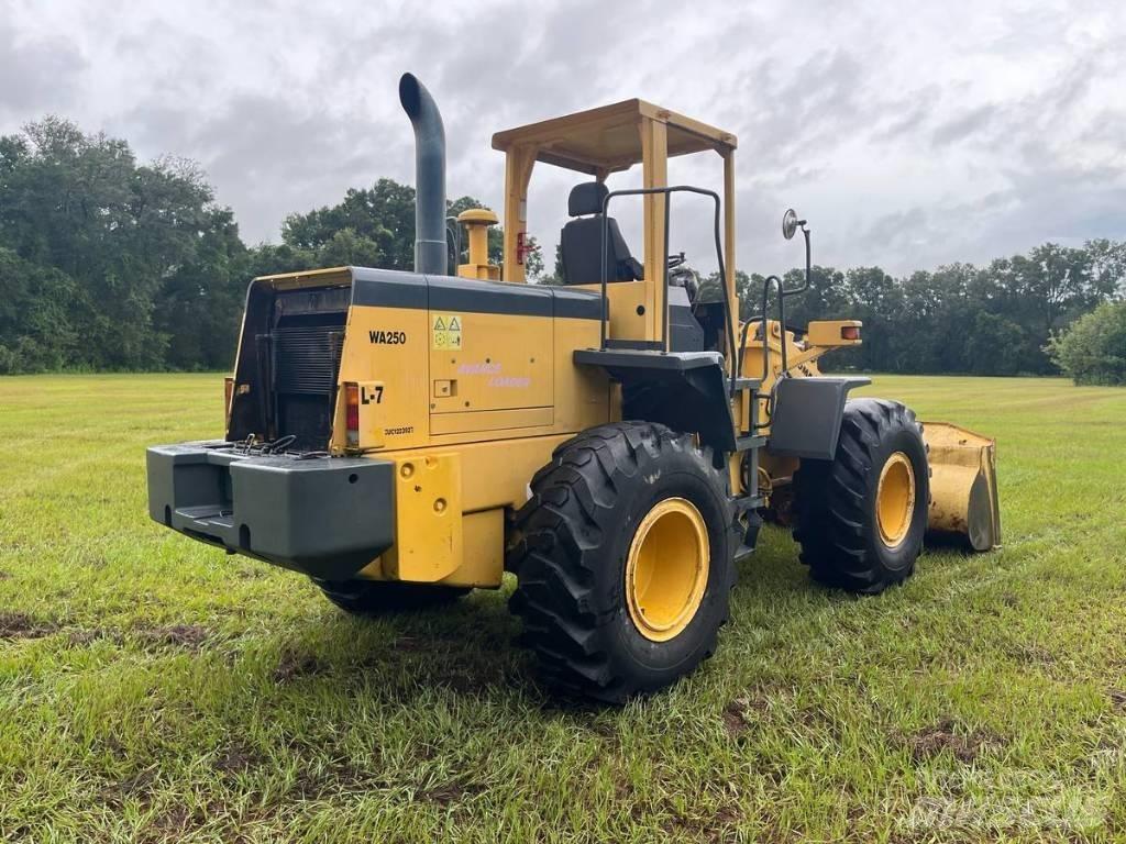 Komatsu WA 250-3L Incarcator pe pneuri