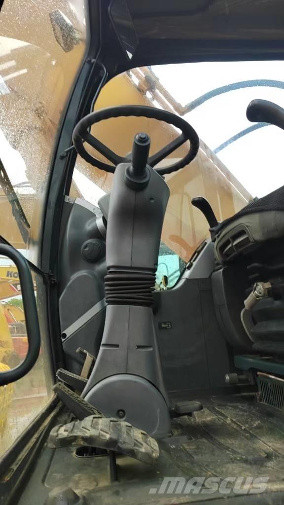 Hyundai 210W-9 Excavatoare cu roti