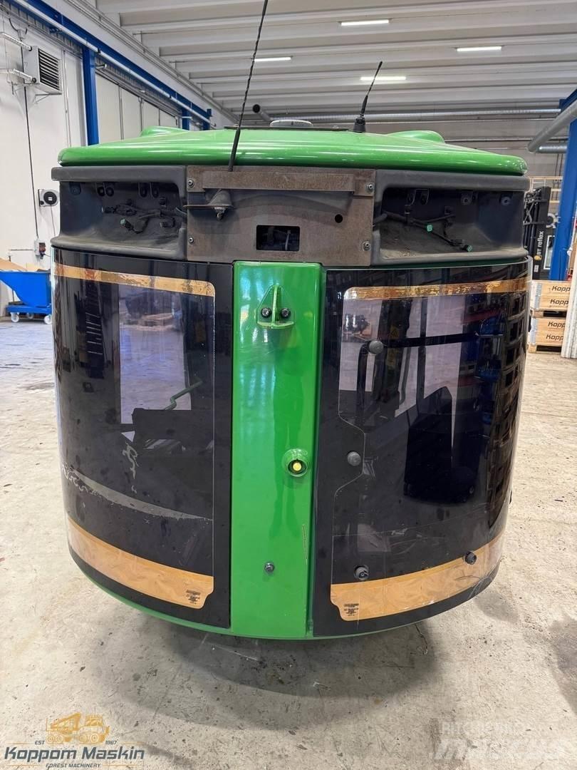 John Deere 1270E Cabine si interior