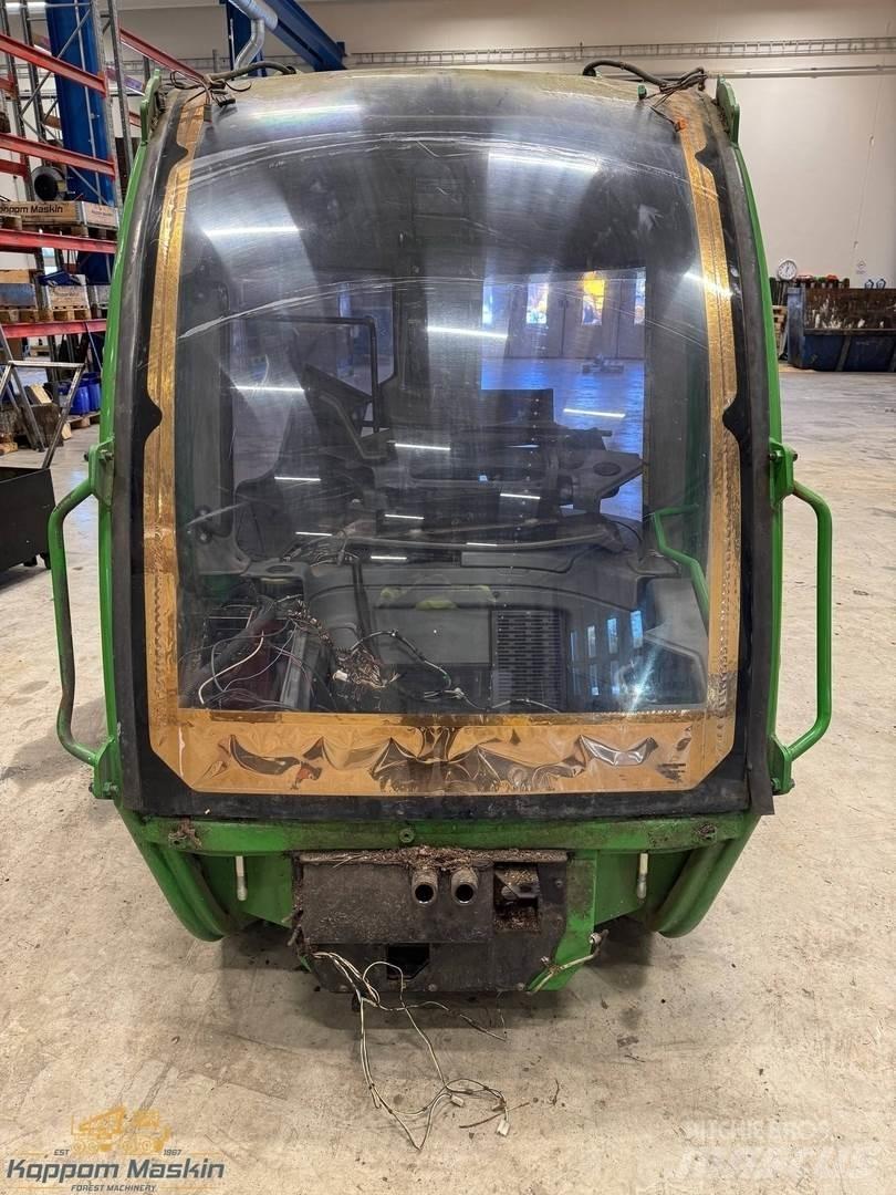 John Deere 1270E Cabine si interior
