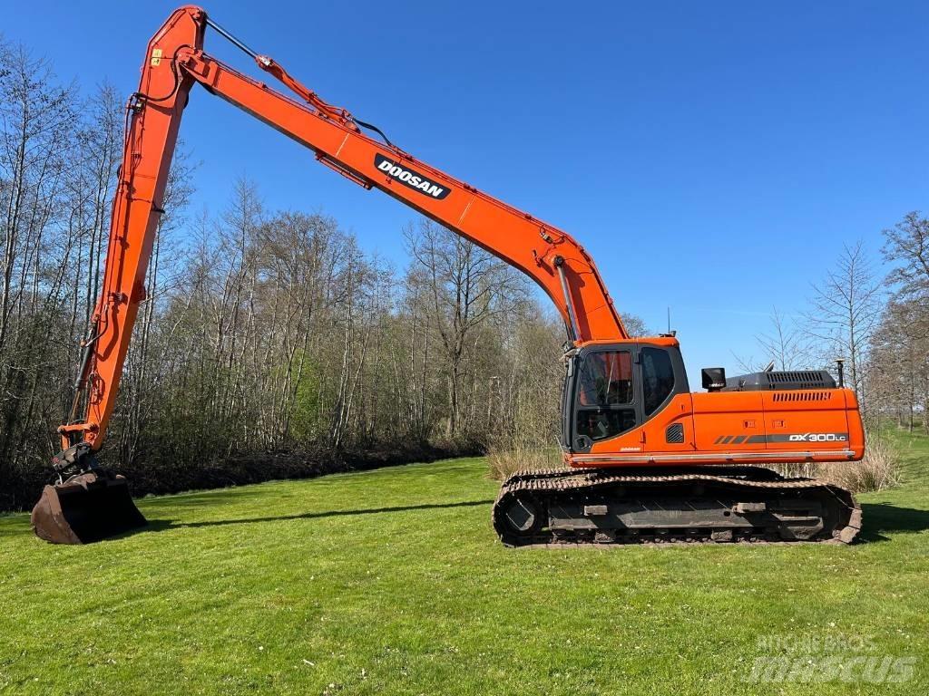 Doosan DX 300 Excavatoare pe șenile
