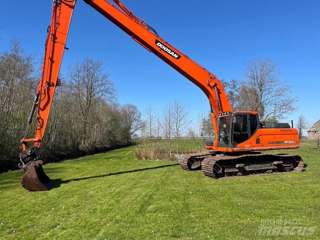 Doosan DX 300 Excavatoare pe șenile

