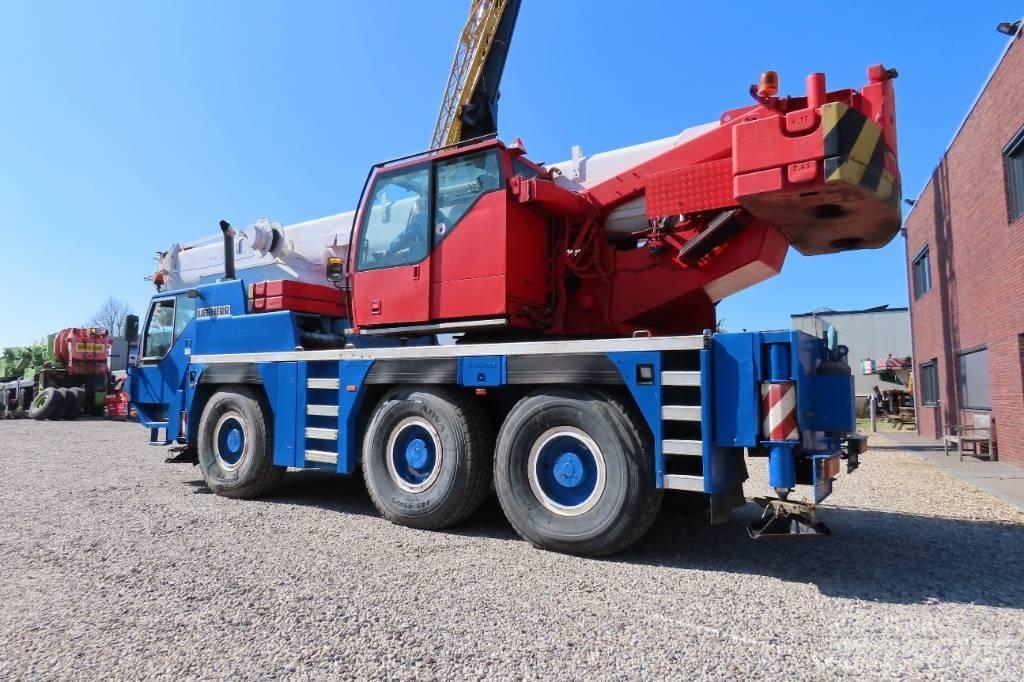 Liebherr LTM 1055-1 Macara pentru orice teren
