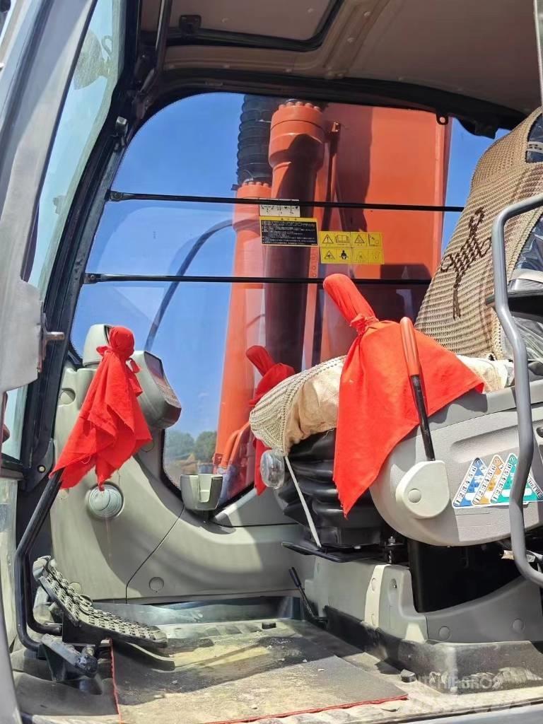 Hitachi ZX200 Excavatoare pe șenile
