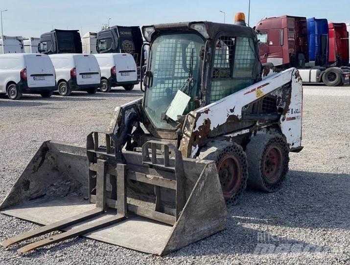 Bobcat S450 Utilaje de manevrarea a bustenilor
