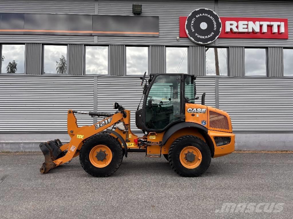 CASE 321 F Incarcator pe pneuri
