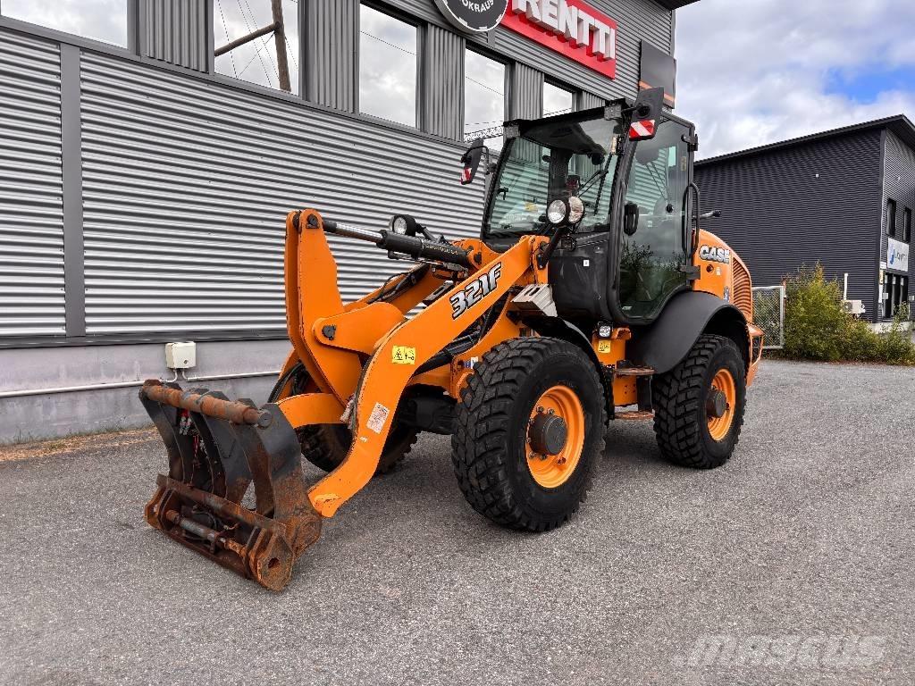 CASE 321 F Incarcator pe pneuri