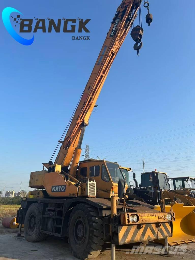 Kato KR 25 H Macara teren accidentat