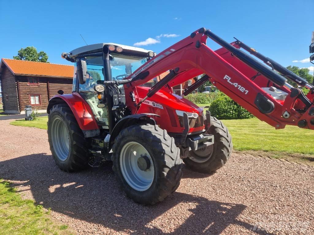 Massey Ferguson 5713 Tractoare