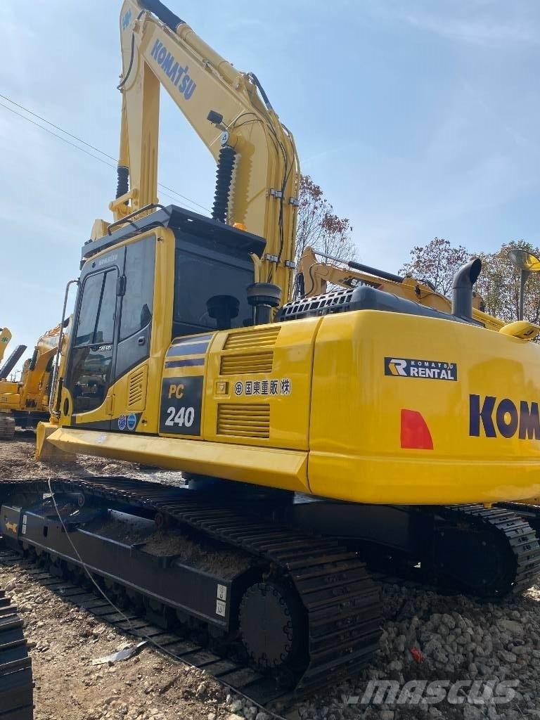 Komatsu 240LC-8 Excavatoare pe șenile
