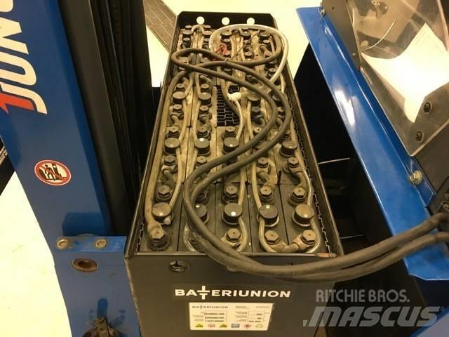 Jungheinrich ETV 112 Stivuitor cu catarg retractabil