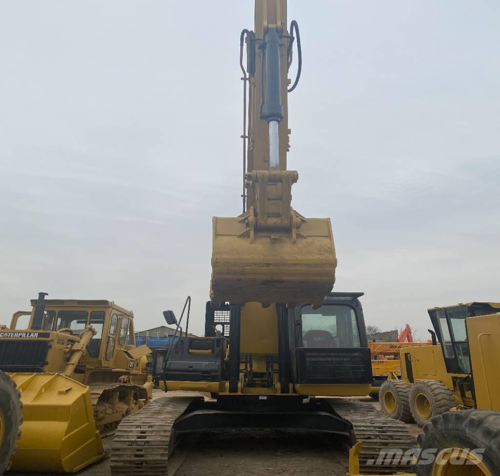 CAT 330 D L Excavatoare pe șenile
