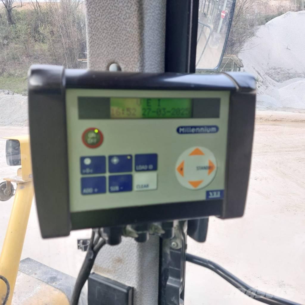 Komatsu WA 600-3 Incarcator pe pneuri