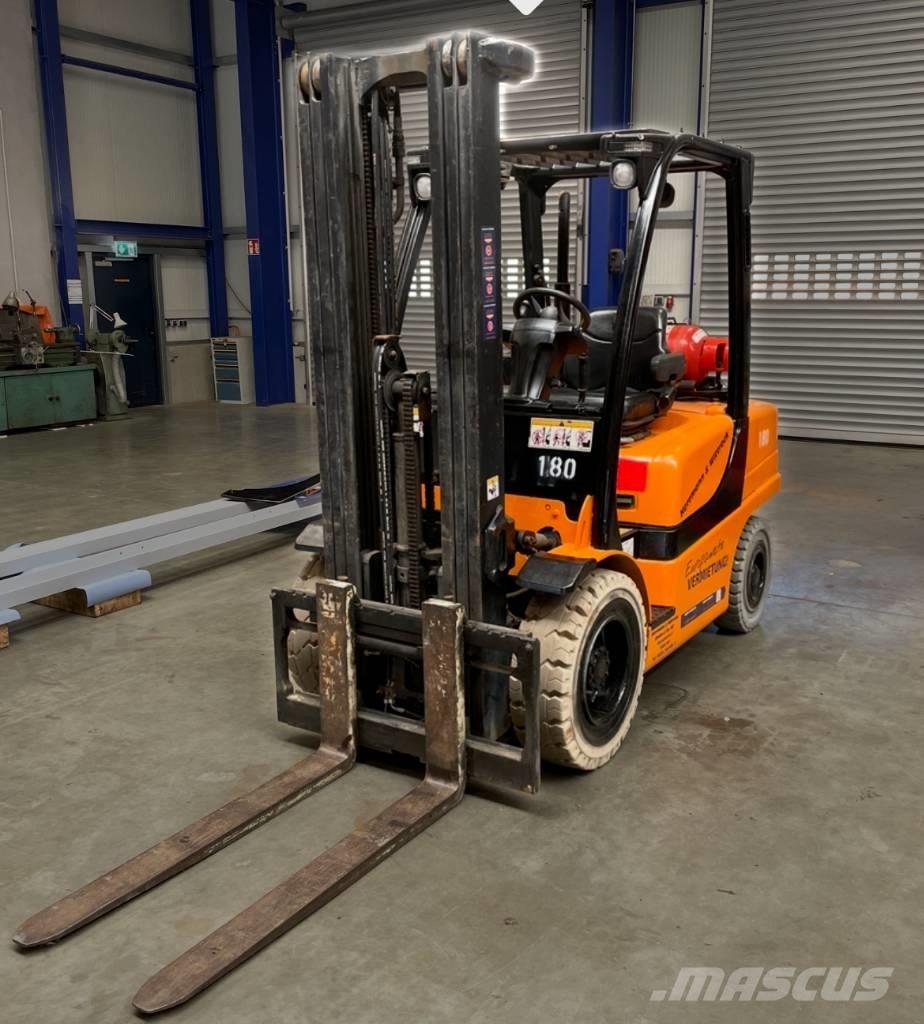 Yale GLP 35 VX Stivuitor GPL