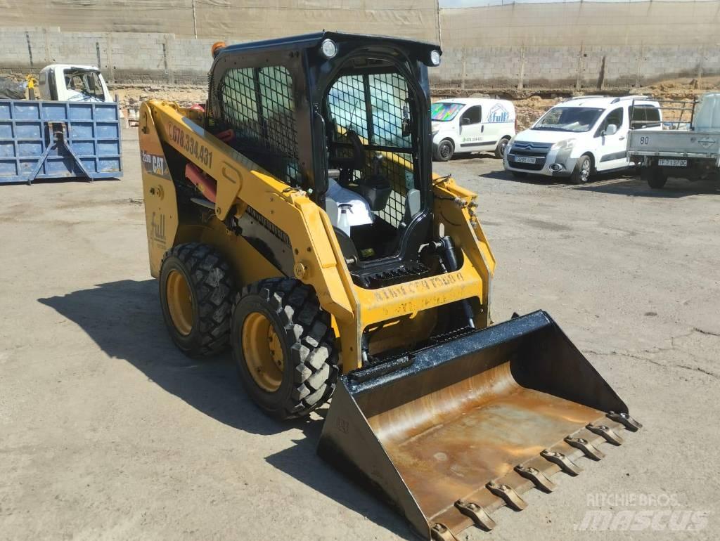 CAT 226 D Mini incarcator