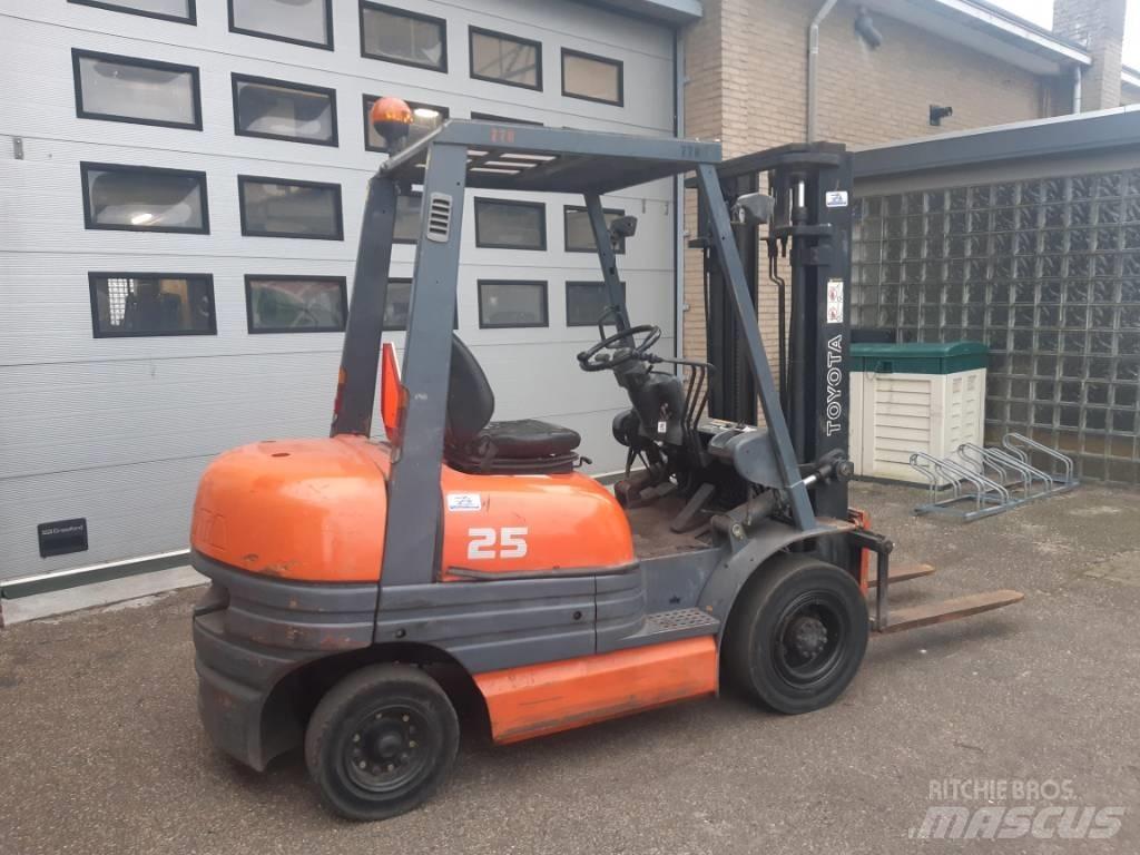 Toyota 6 FDF 25 Stivuitor diesel