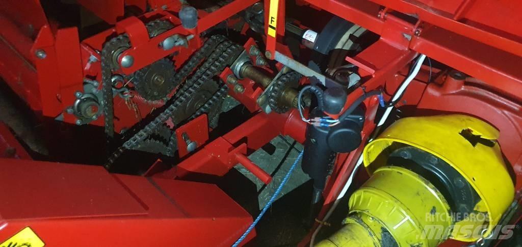 JF FCT 900 Culegatoare de nutret