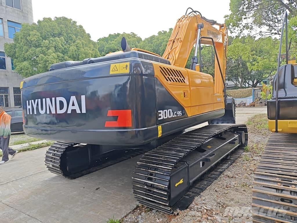 Hyundai R300LC-9S Excavatoare pe șenile
