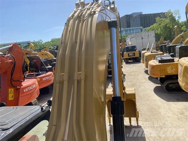CAT 330 GC Excavatoare pe șenile
