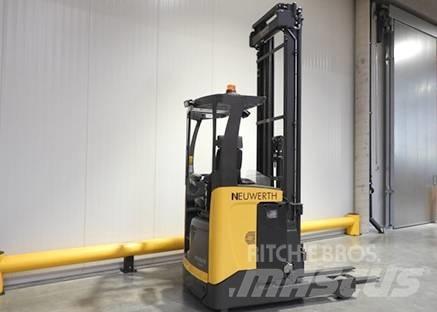 Atlet UMS 160 Stivuitor cu catarg retractabil