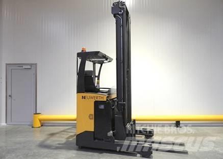 Atlet UMS 160 Stivuitor cu catarg retractabil