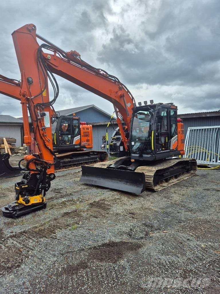 Hitachi ZX 135 US -7 Excavatoare pe șenile
