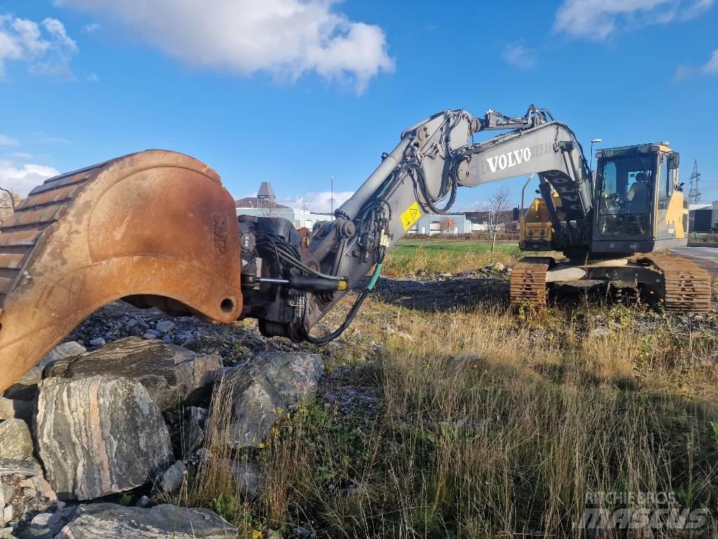 Volvo 220E Excavatoare pe șenile
