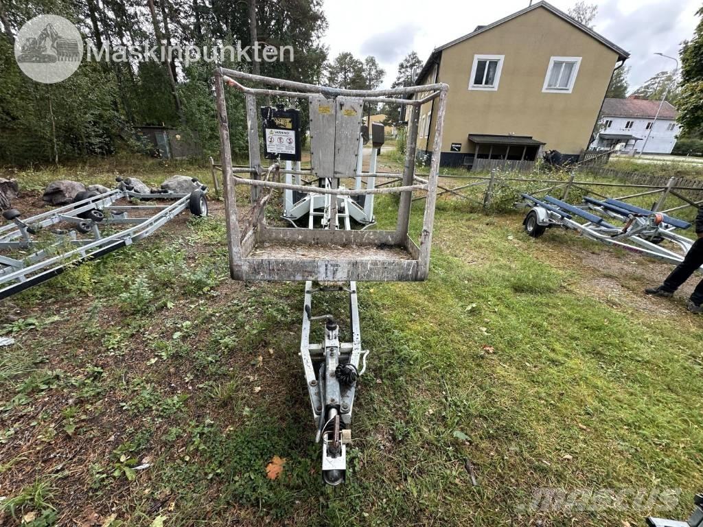 Dino 180 T Platforme aeriene montate pe remorca