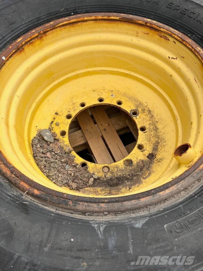 Nokian 700/70-34 Anvelope, roti si jante