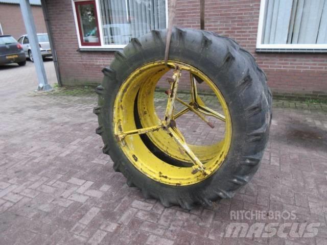 Vredestein 12.4/38 Roti