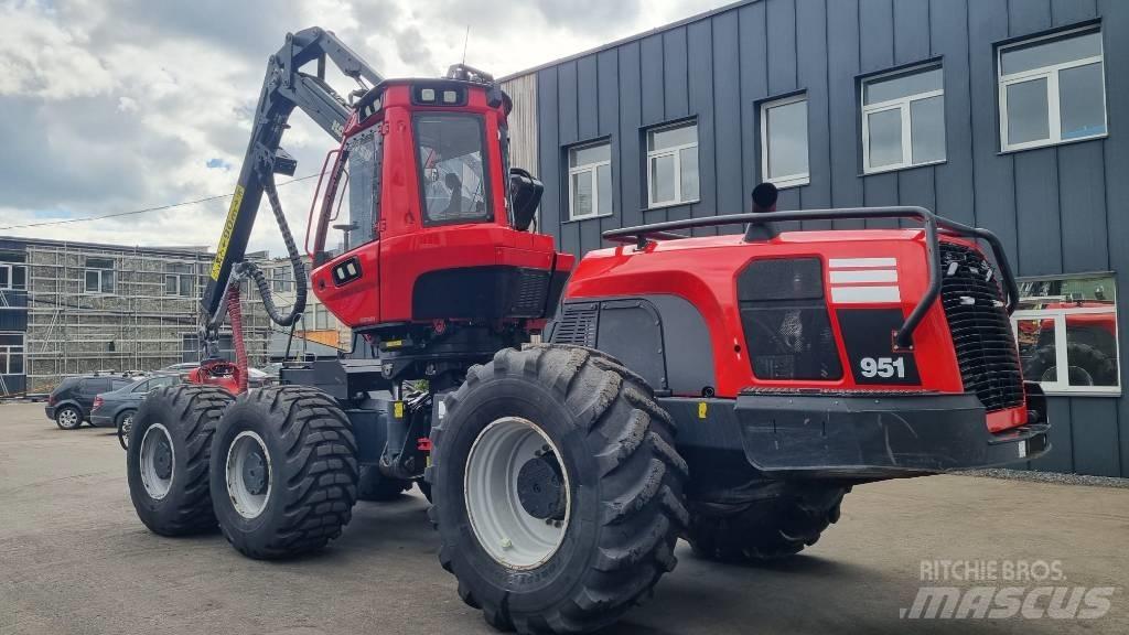 Komatsu 951 Combine forestiere