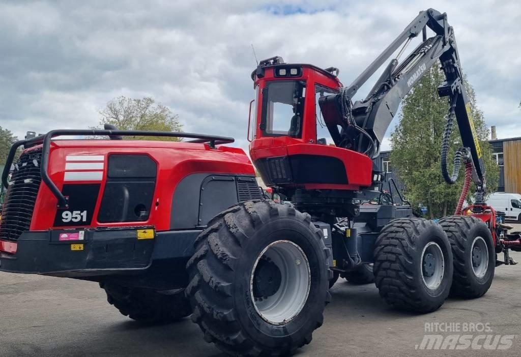 Komatsu 951 Combine forestiere