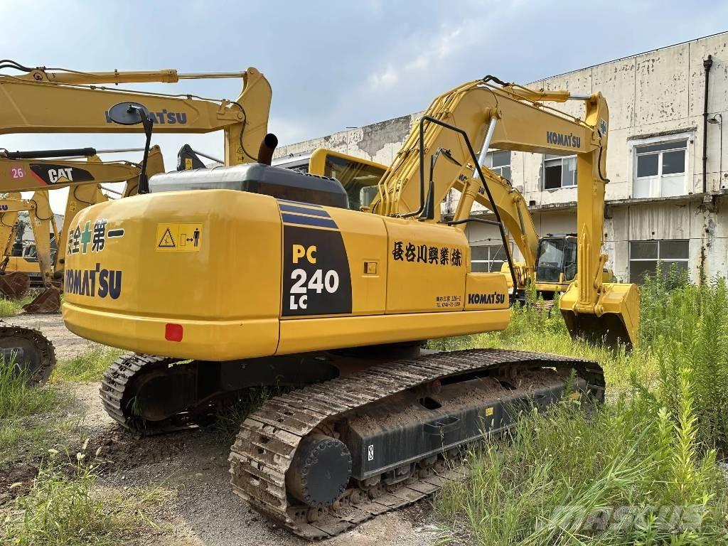 Komatsu PC240-8 Excavatoare pe șenile
