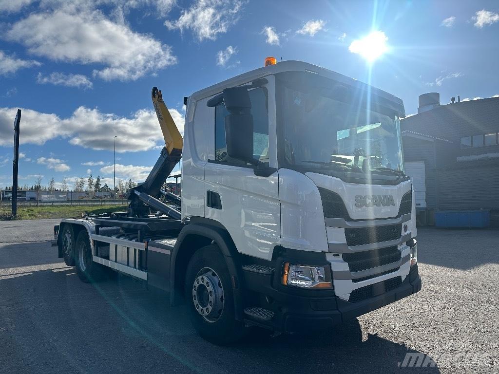 Scania P 360 Camion cu carlig de ridicare