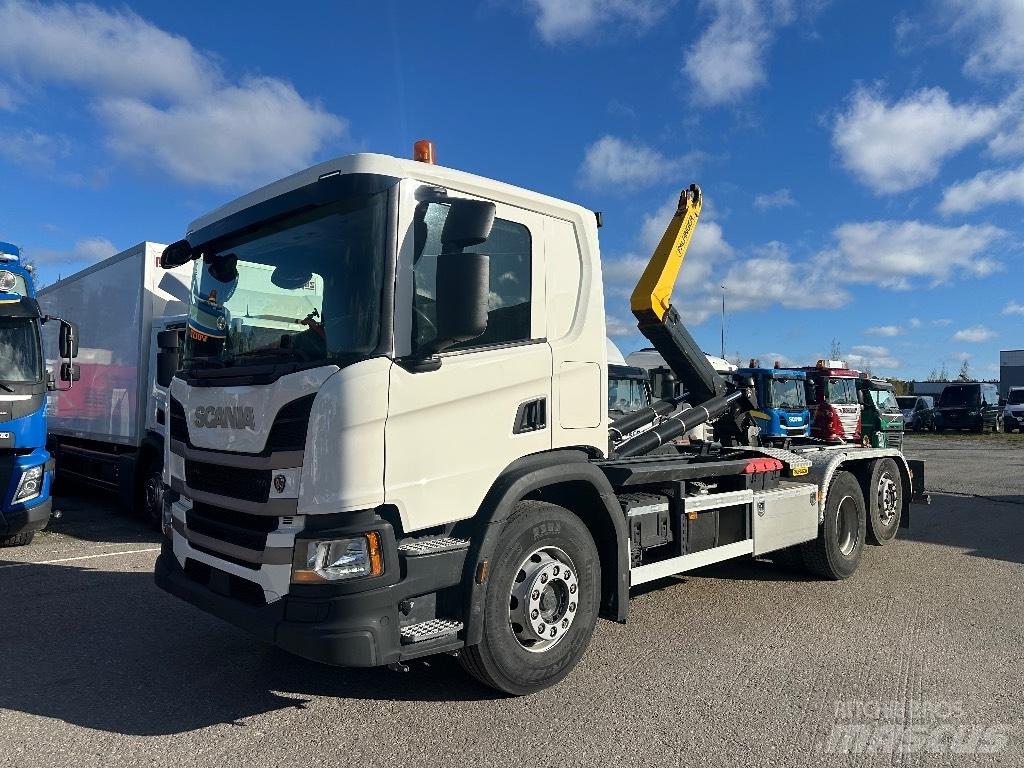 Scania P 360 Camion cu carlig de ridicare
