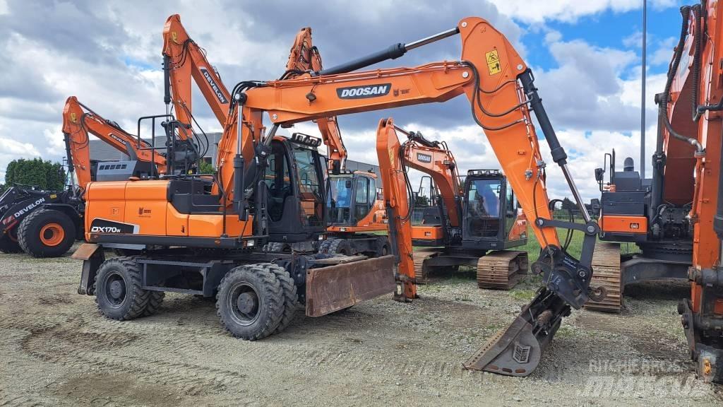 Doosan DX 170 W Excavatoare cu roti