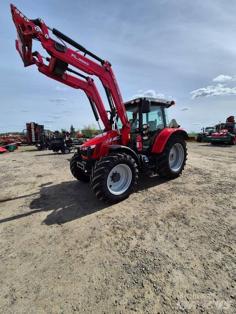 Massey Ferguson 5713 Tractoare