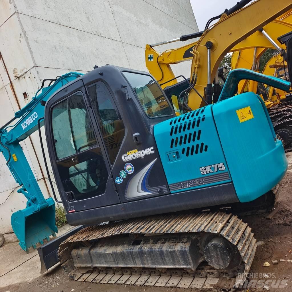 Kobelco SK 75 Excavatoare 7t - 12t