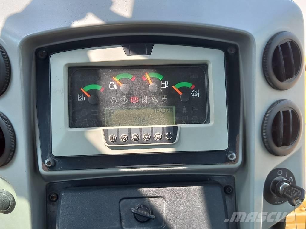 CAT D8T (Abu Dhabi) Buldozere pe senile