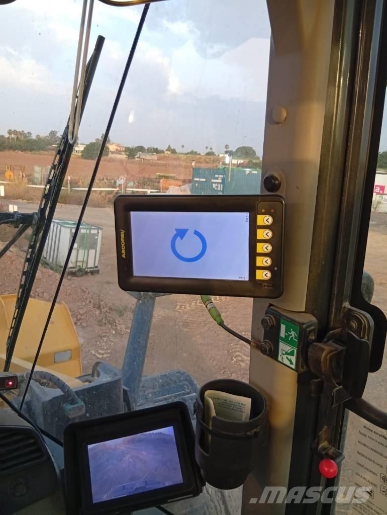 Komatsu WA 380-8 Incarcator pe pneuri