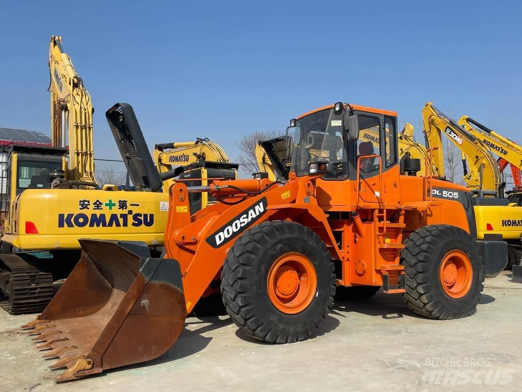 Doosan DL 505 Incarcator pe pneuri