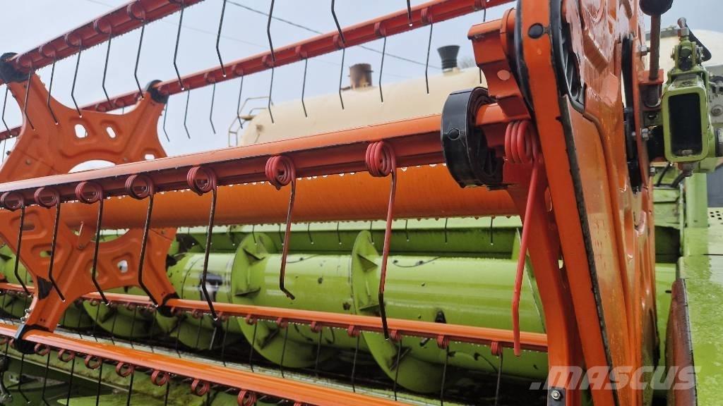 CLAAS Vario 1050 Combine capete pentru culegatoare