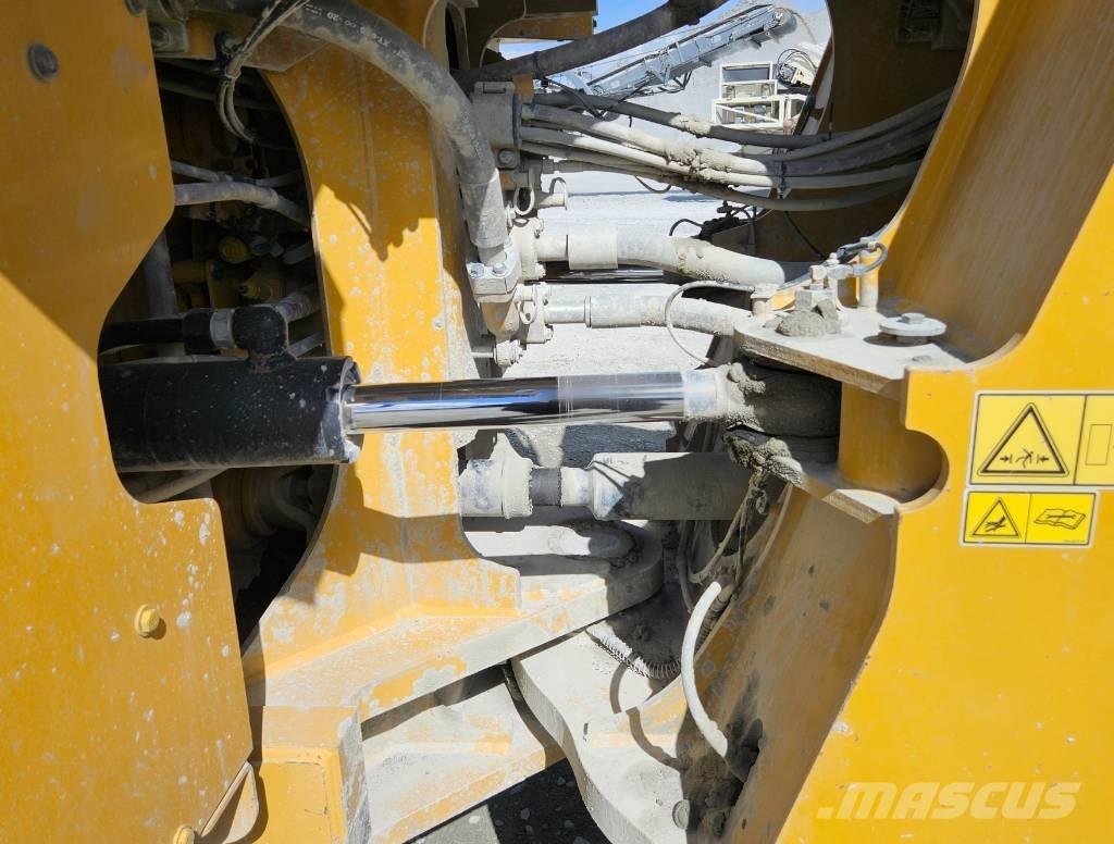 CAT 982 M Incarcator pe pneuri