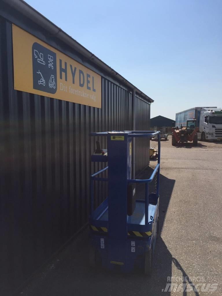 UpRight TM12 Ascensoare verticale catarg