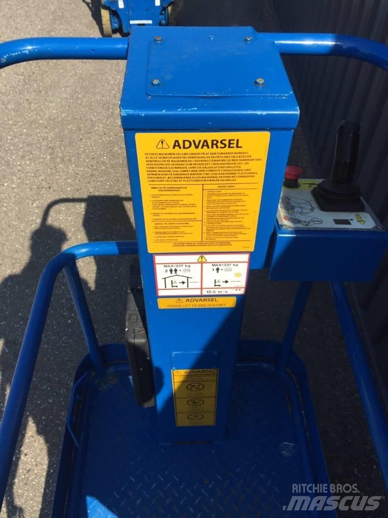 UpRight TM12 Ascensoare verticale catarg